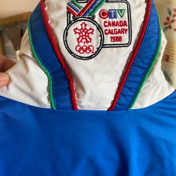 CTV Host Broadcaster Wind Breaker Suite - Picture 5 of 6